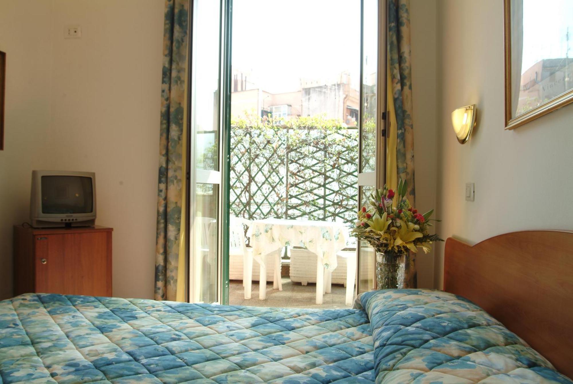 Hotel Tirreno Рим Номер фото