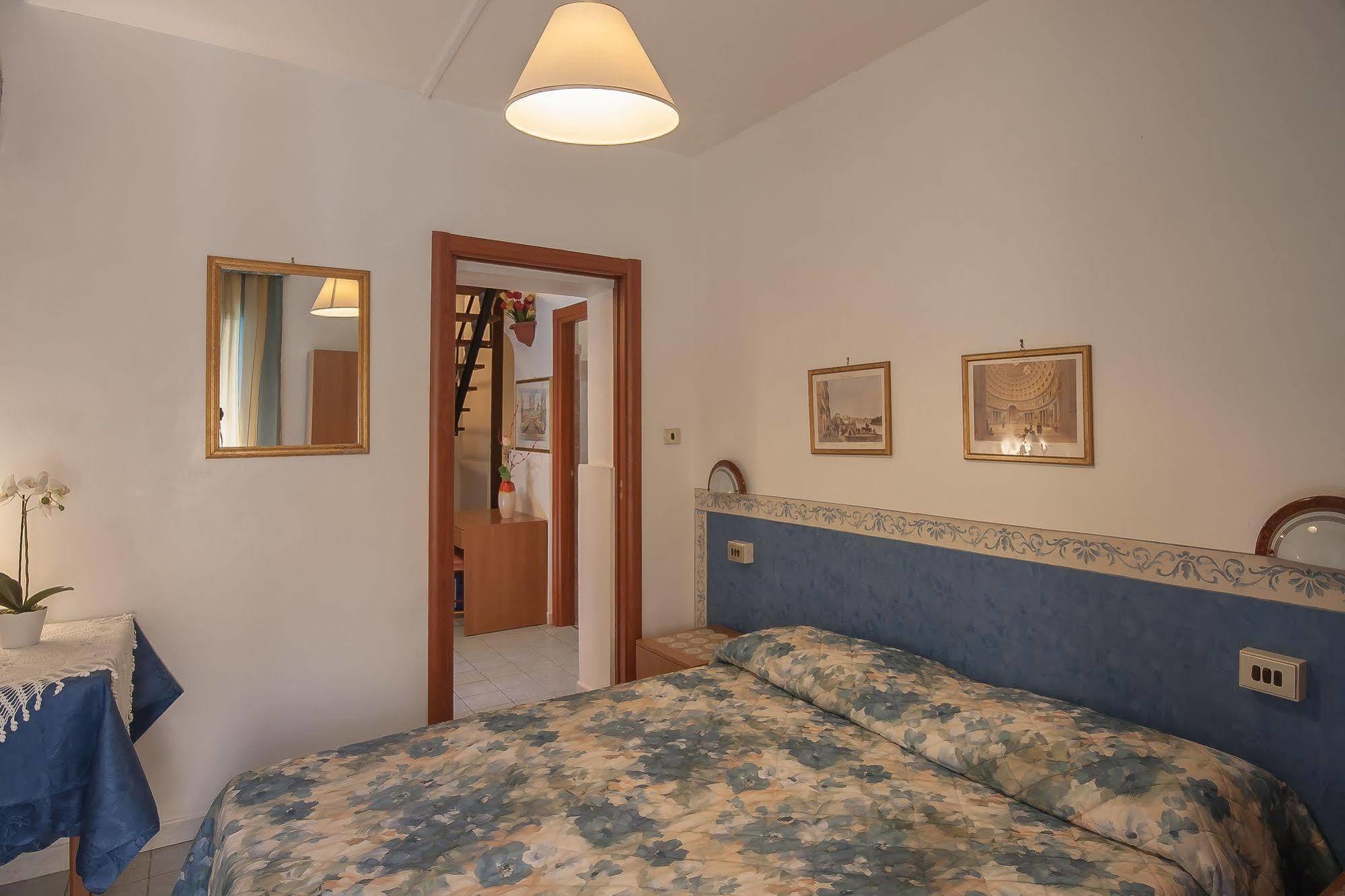 Hotel Tirreno Рим Номер фото