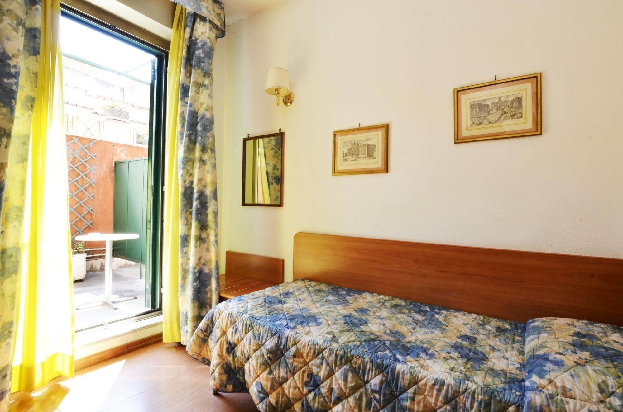 Hotel Tirreno Рим Экстерьер фото