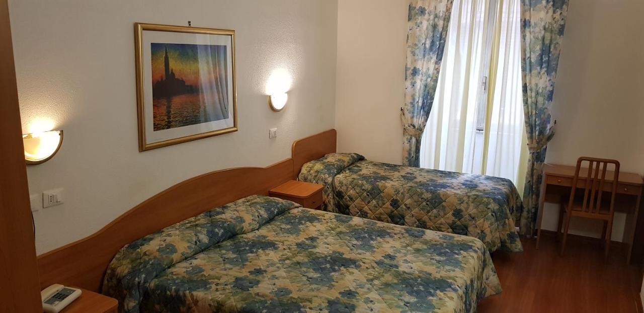 Hotel Tirreno Рим Экстерьер фото