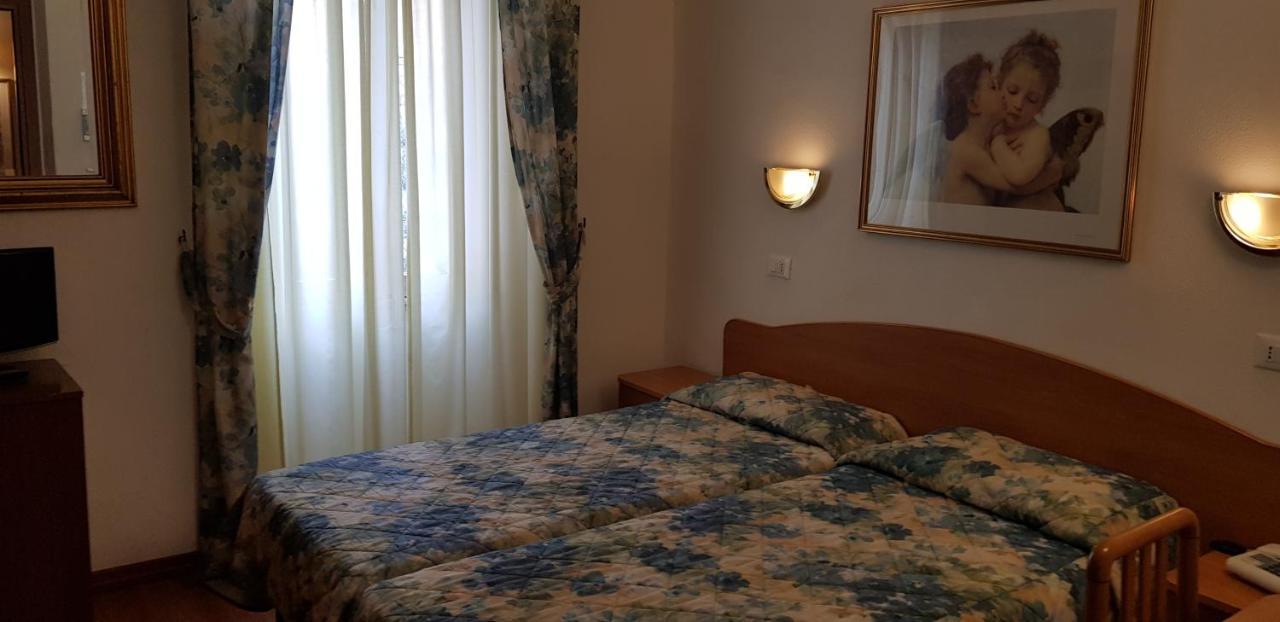 Hotel Tirreno Рим Экстерьер фото